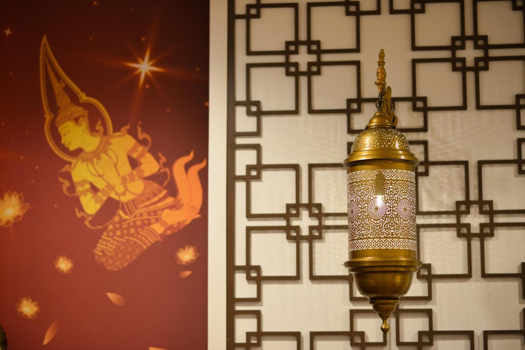 Villa De Pranakorn Bangkok Zewnętrze zdjęcie Thai style lantern