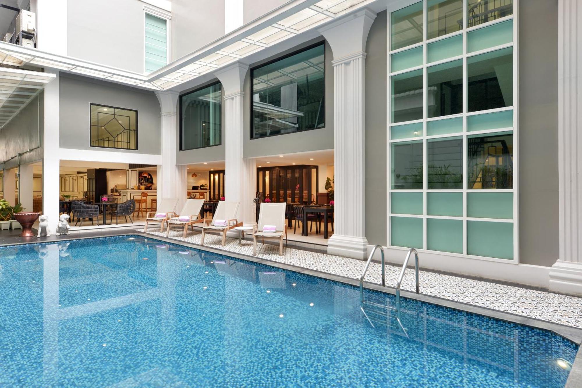 Villa De Pranakorn Bangkok Zewnętrze zdjęcie The swimming pool at the hotel