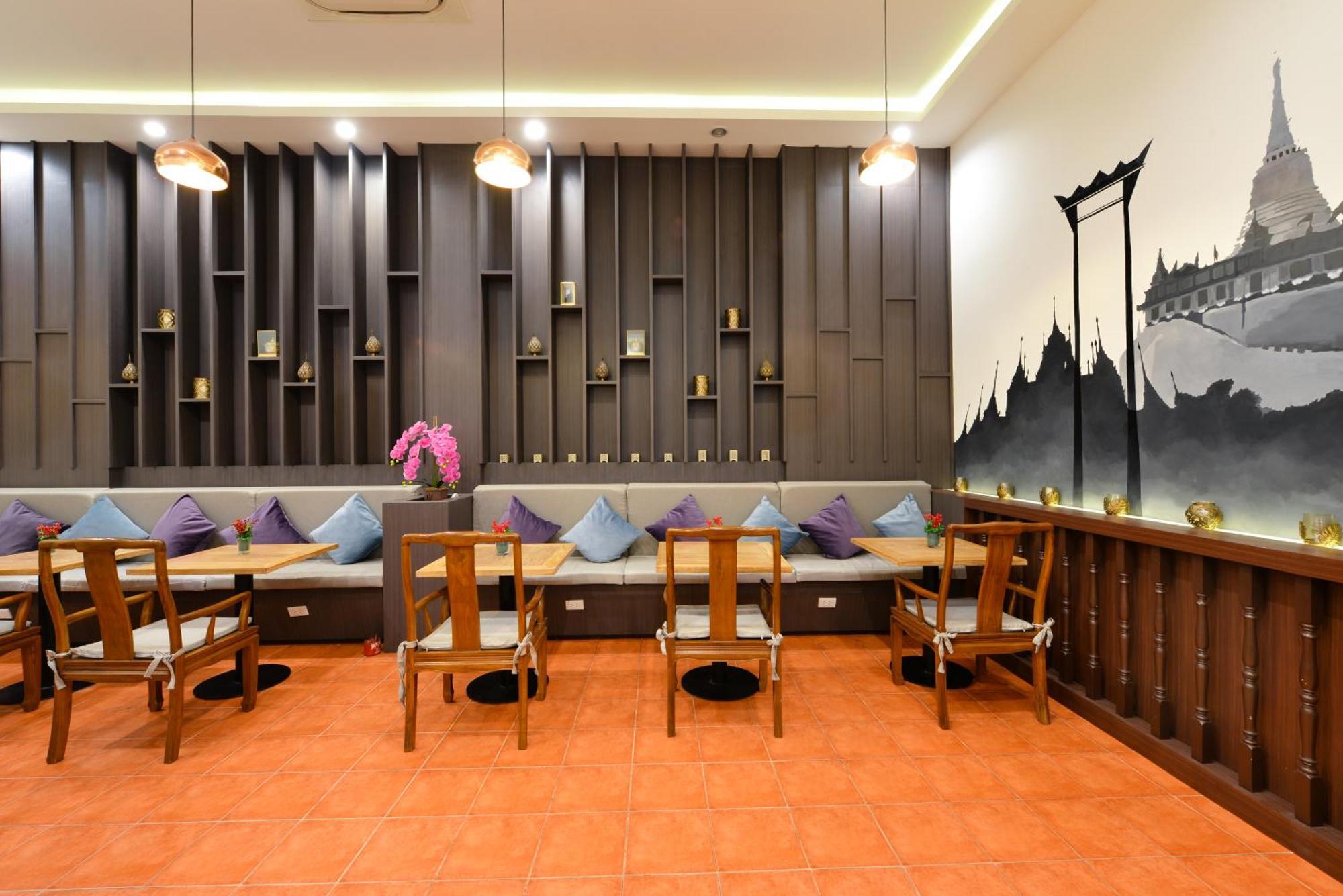 Villa De Pranakorn Bangkok Zewnętrze zdjęcie Interior of a Thai restaurant